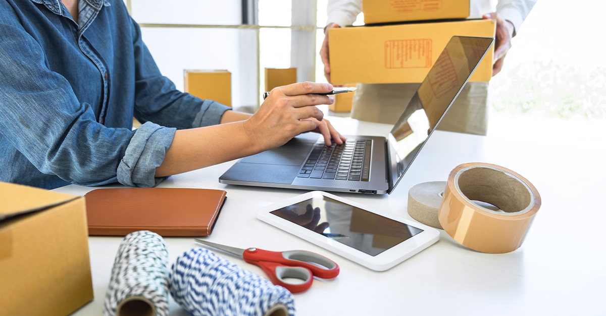 A WooCommerce store owner enjoys the benefits of WooCommerce invoicing